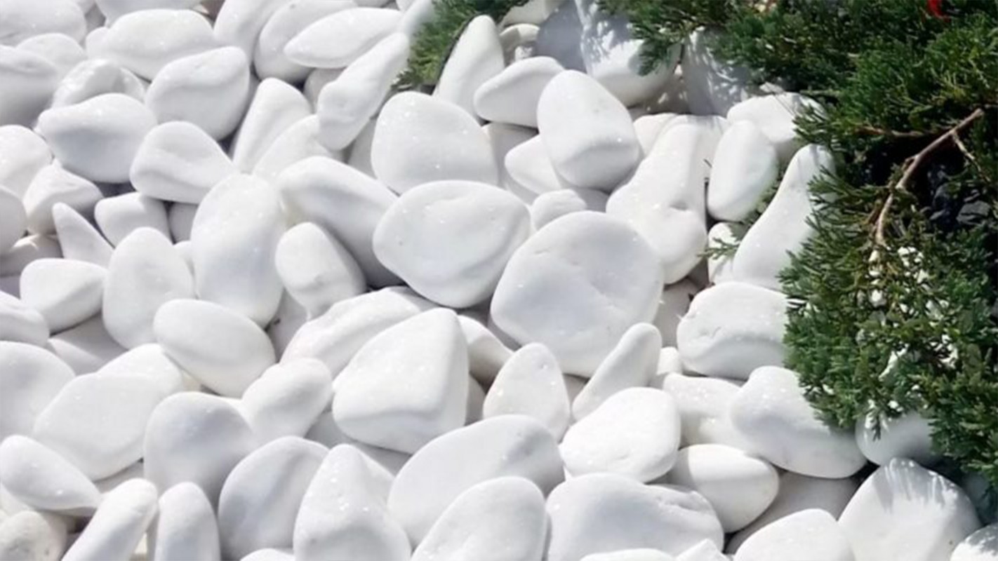 Dekorative weiße Steine ​​- Marmorstaub